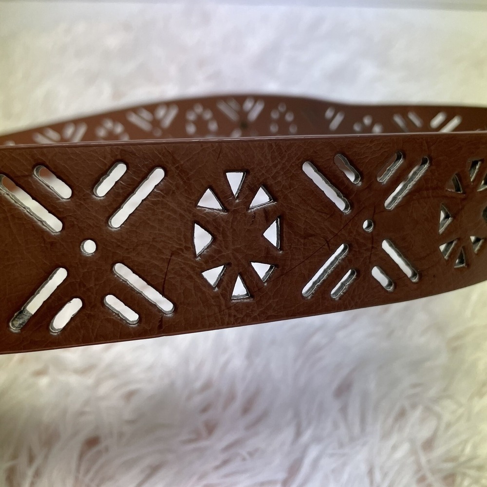 Brown Laser Cut Faux‎ Leather Belt Rhinestone Buckle Womens size 5  Boho Chic - Picture 3 of 4